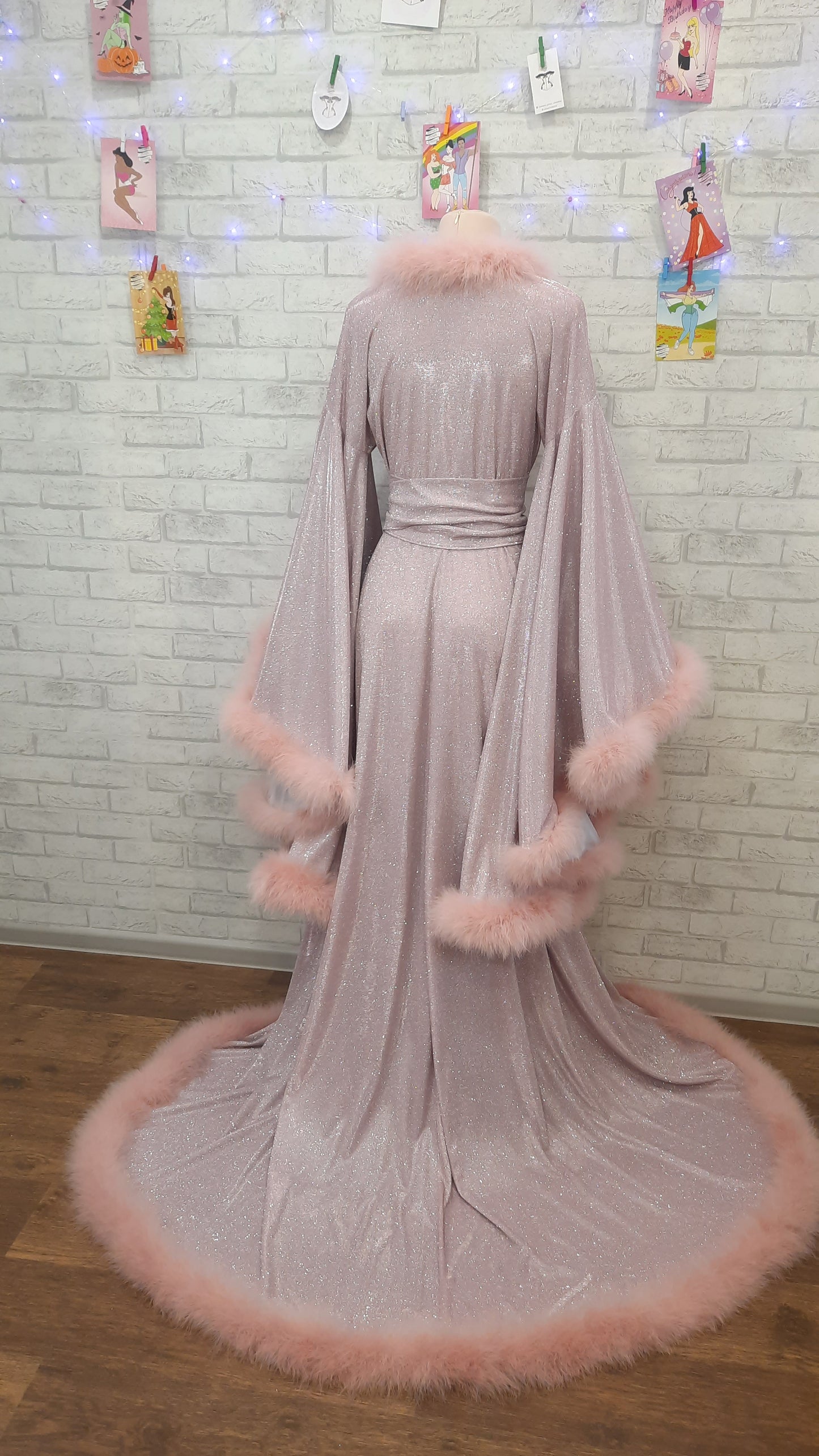 Rich widow robe in glitter