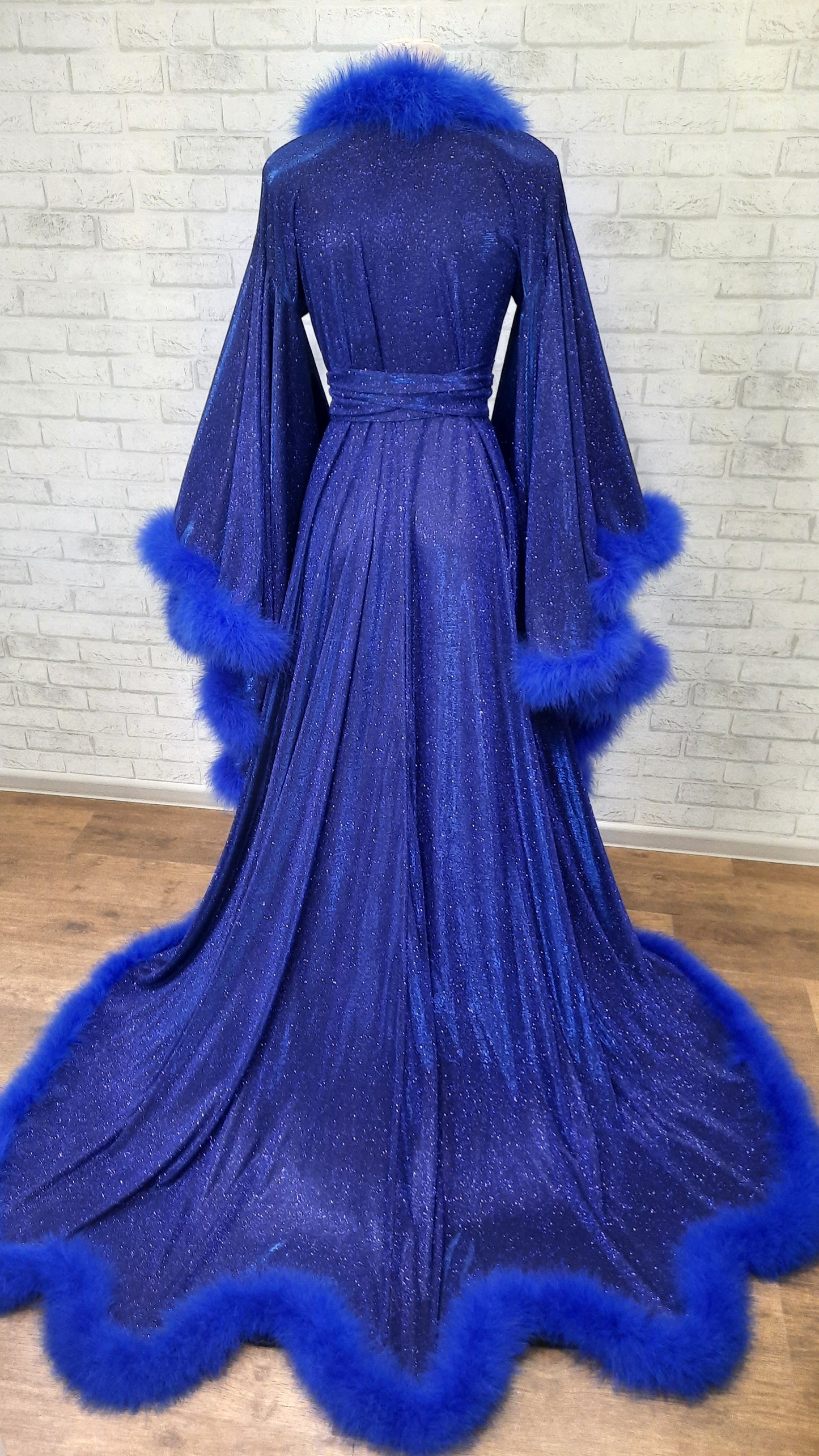 Rich widow robe in glitter