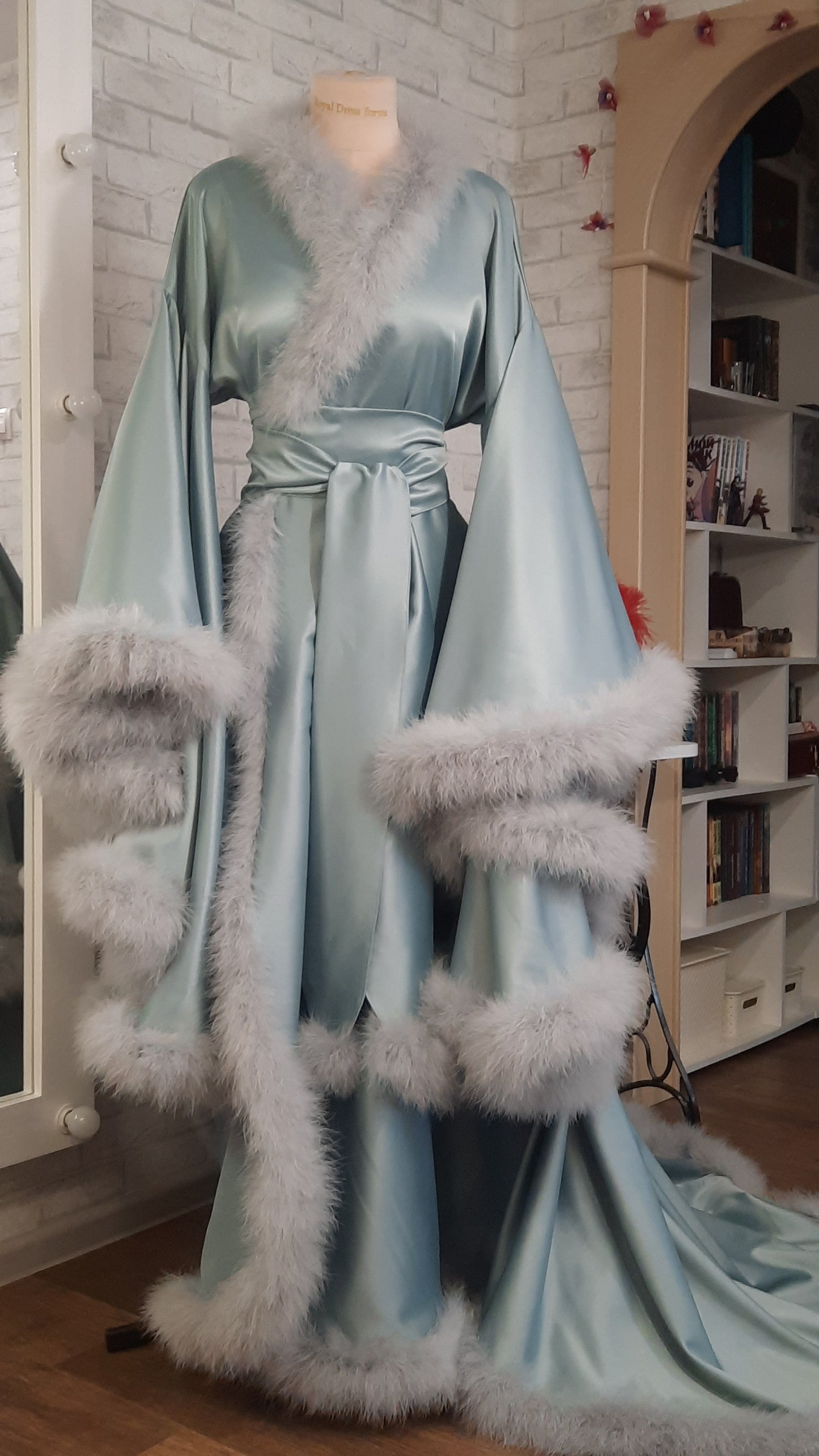 Rich widow robe in satin
