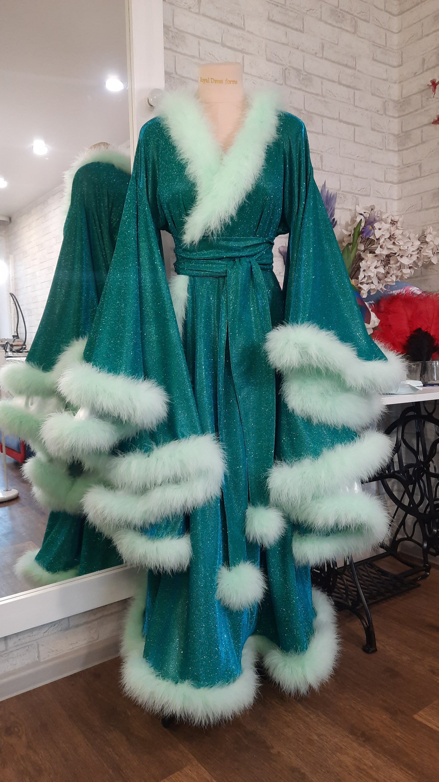 Rich widow robe in glitter