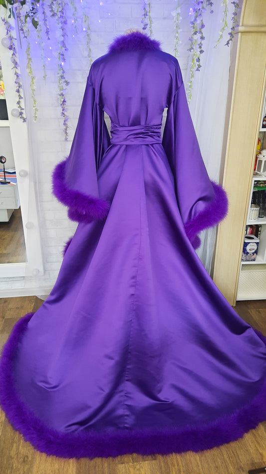 Rich widow robe in satin