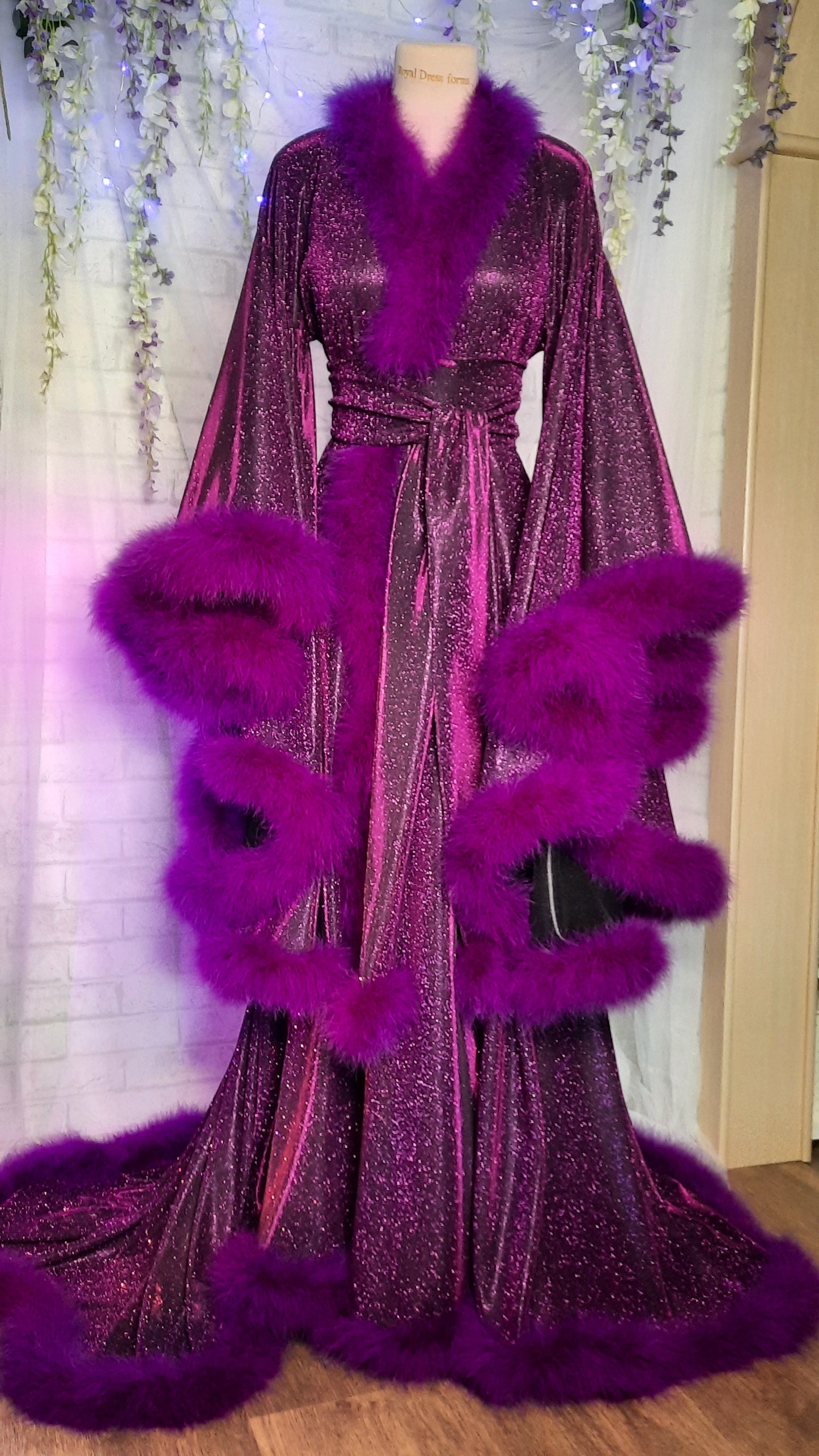 Rich widow robe in glitter