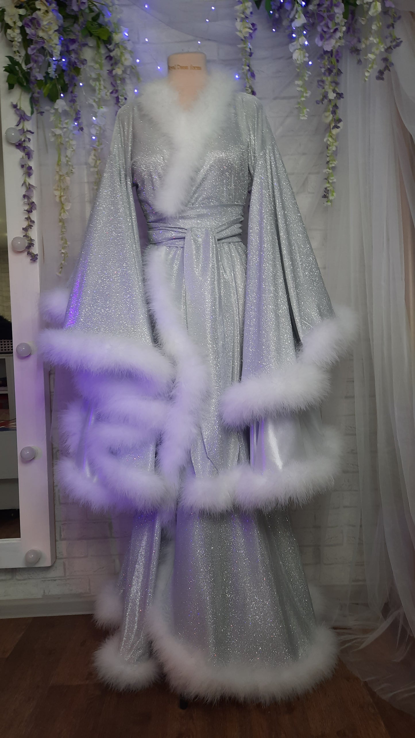 Rich widow robe in glitter