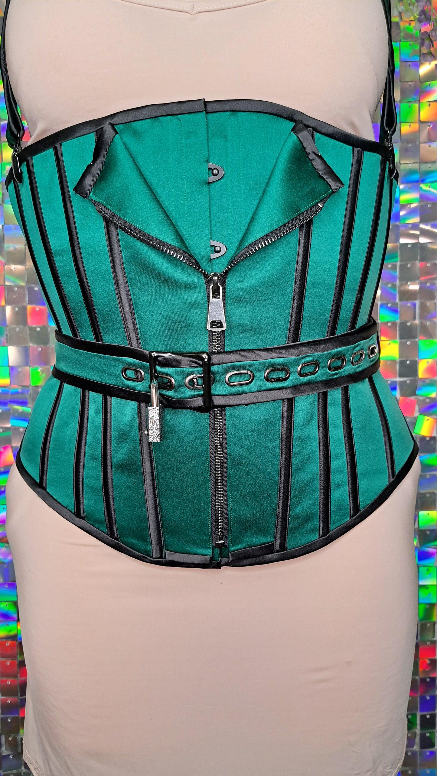 Locking corset with classic lacing