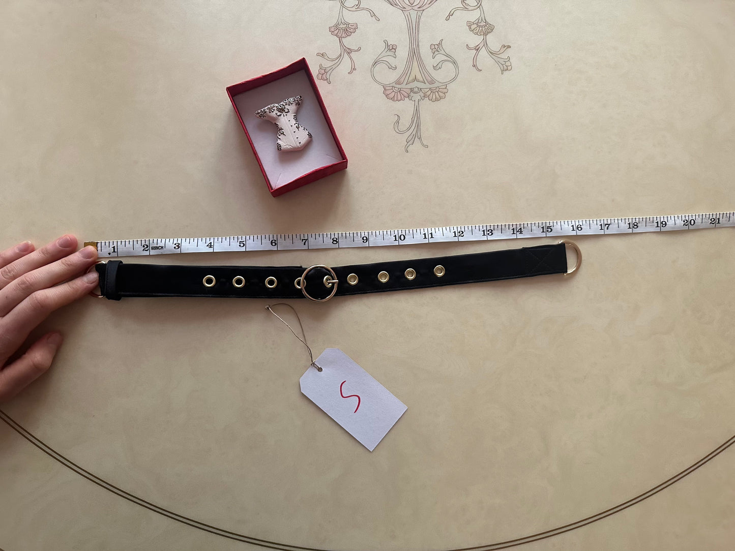 Fan lacing belts